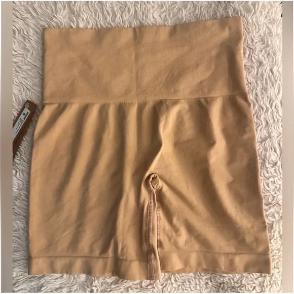 Skims shape wear - Picture 4 of 5